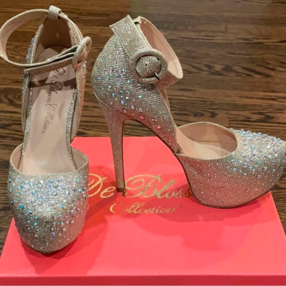 De Blossom Collection Women's Glitter Heels - Champagne